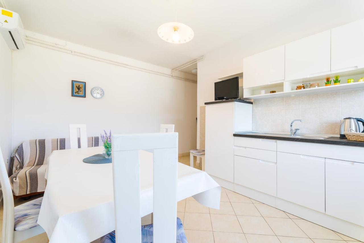 Apartment Kneze Račišće Esterno foto